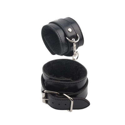 Наручники Chisa Behave Luxury Fetish OBEY ME LEATHER HAND CUFFS Наручники Chisa Behave Luxury Fetish OBEY ME LEATHER HAND CUFFS