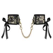 Кружевные наручники с цепочкой Obsessive Shelle cuffs