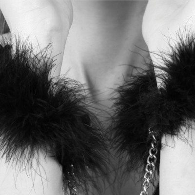 Пухнасті наручники Bijoux Indiscrets Za za zu - feahter handcuffs, пір'яні, подарункова упаковка Пухнасті наручники Bijoux Indiscrets Za za zu - feahter handcuffs, пір'яні, подарункова упаковка