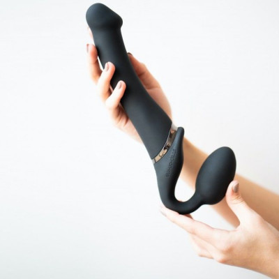Безремневой страпон с вибрацией Strap-On-Me Vibrating Black L, диаметр 3,7см, пульт ДУ, регулируемый Безремневой страпон с вибрацией Strap-On-Me Vibrating Black L, диаметр 3,7см, пульт ДУ, регулируемый